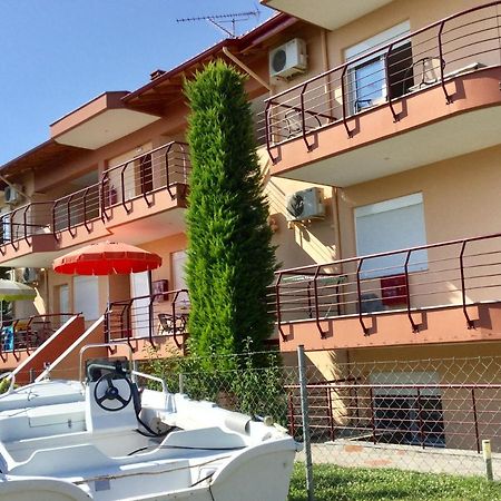 Helios Apartamento Vrasná Exterior foto