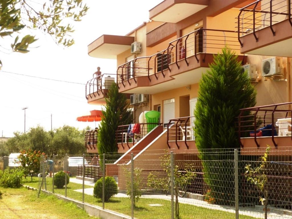 Helios Apartamento Vrasná Exterior foto