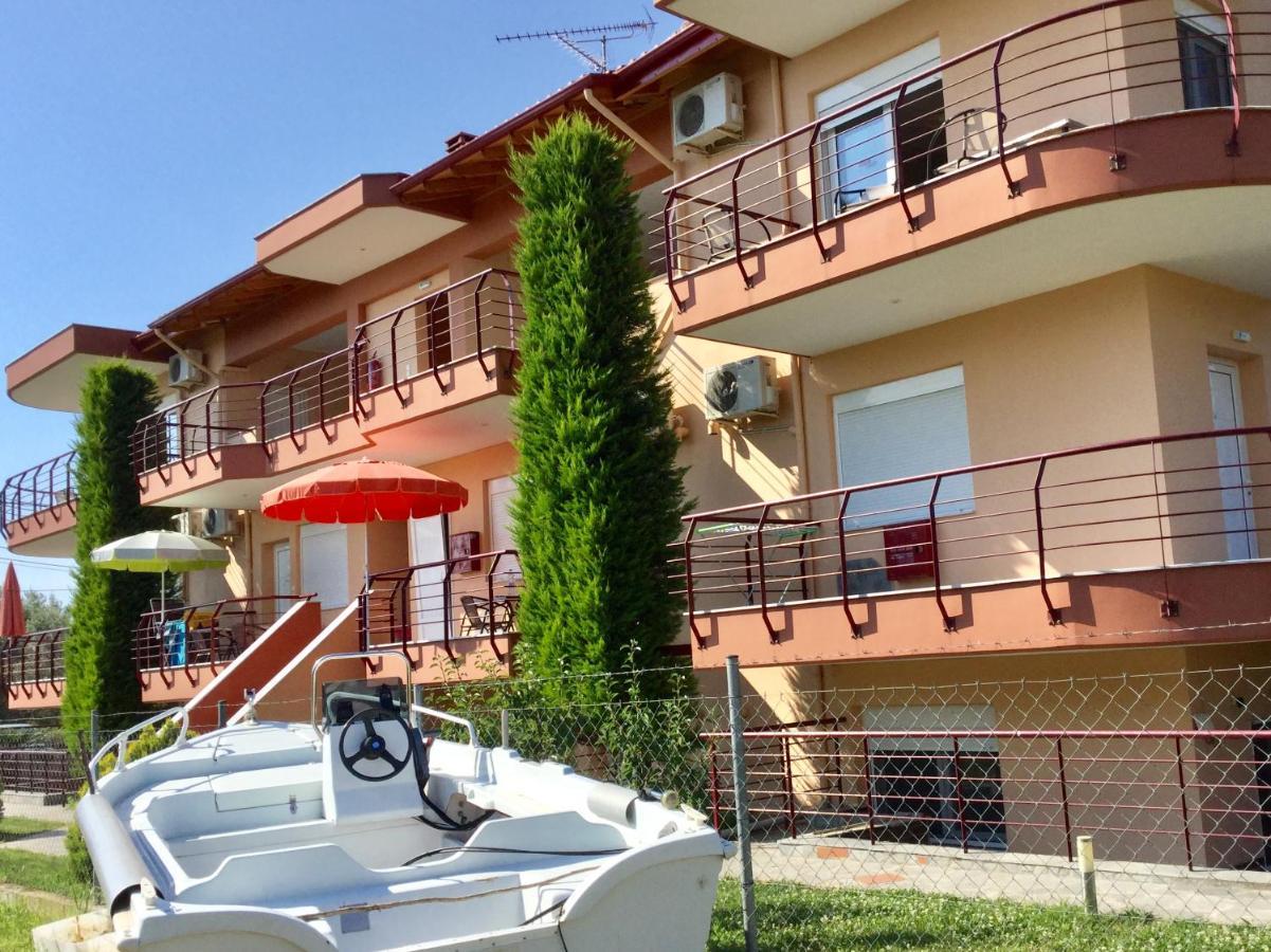 Helios Apartamento Vrasná Exterior foto